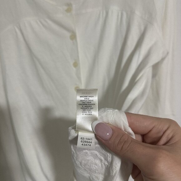 J. Jill White Scoop Neck Button Top 3/4 Sleeve Embroidered Hem Size Small - Picture 7 of 7